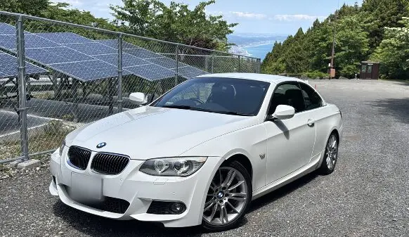 335iカブリオレ(E93)】直6ターボの官能的な蹴とばし加速とオープンエア 