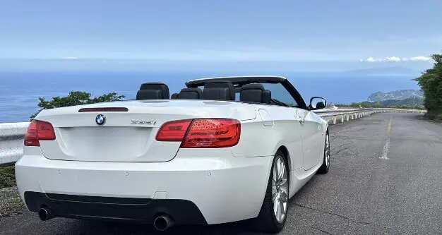 335iカブリオレ(E93)】直6ターボの官能的な蹴とばし加速とオープンエア 